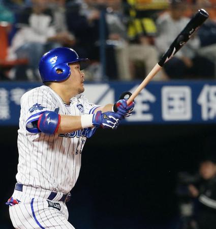 　６回ＤｅＮＡ無死、筒香が中越えに本塁打を放つ＝横浜