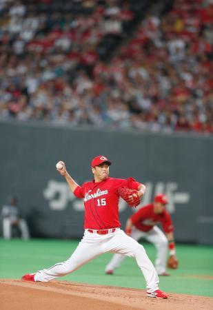 　日本ハムとのプロ野球日本シリーズ第３戦に、引退表明後初先発した広島の黒田博樹投手＝２５日、札幌ドーム