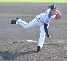 1イニングを無失点に抑えた吉田輝(撮影・出月俊成)