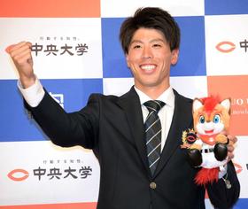日本ハムから2位で指名された中大・五十幡