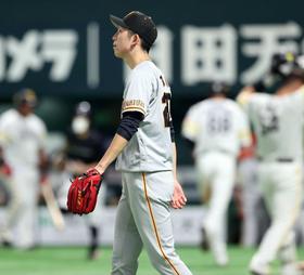 3回、中村晃に適時二塁打を浴びた戸郷