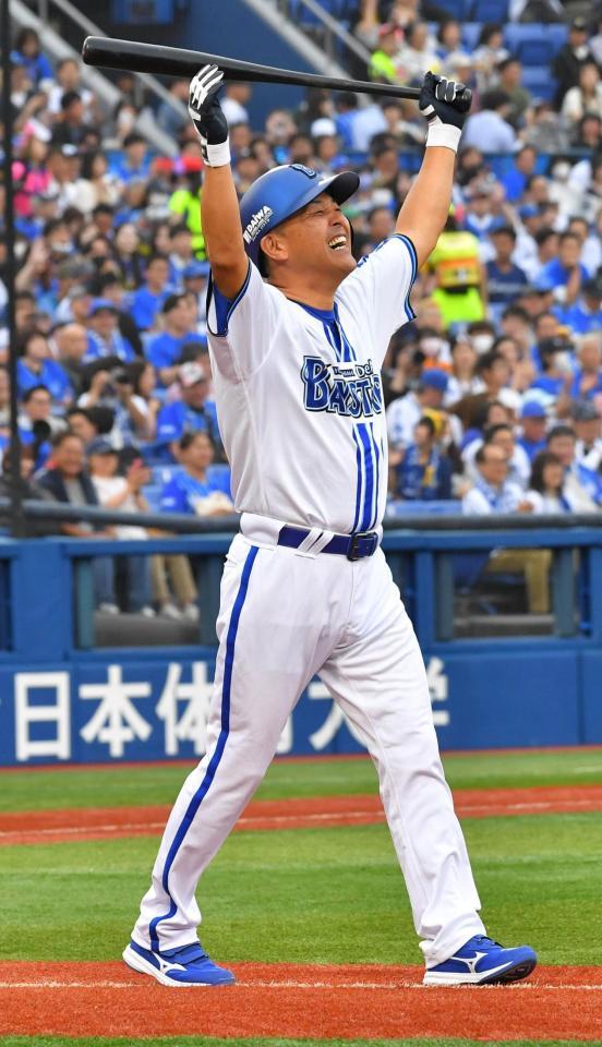 元DeNA谷繁氏 元オリ野田氏とレジェンド対決 2000本安打の記念
