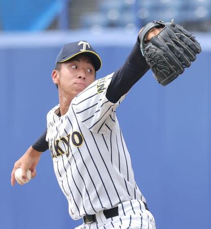 　決勝戦に先発し力投する帝京長岡・茨木佑太（撮影・西岡正）