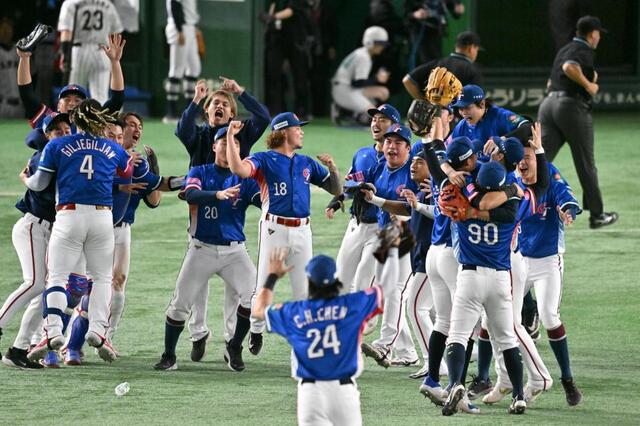 台湾　プレミア初優勝で選手たちが涙