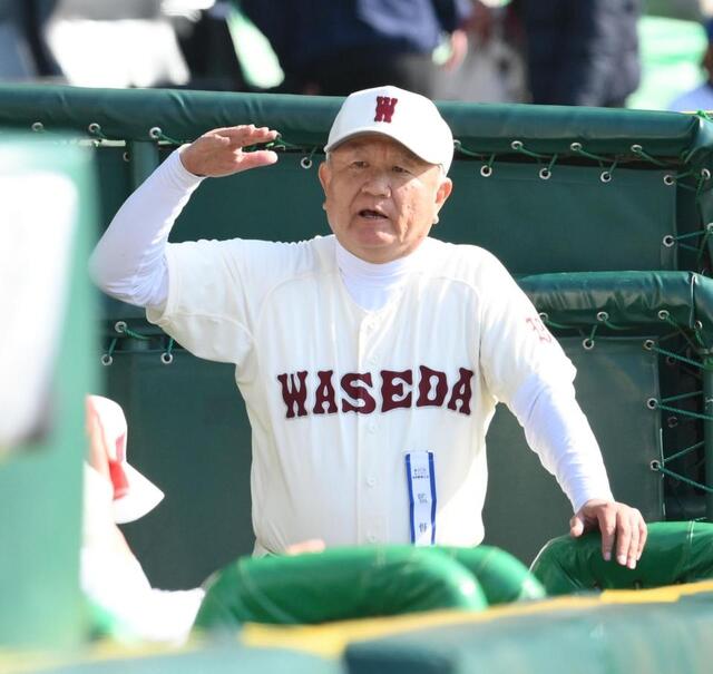 　試合前、選手たちに声をかける早稲田実・和泉実監督（撮影・西田忠信）