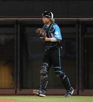 　７回、捕逸でポランコの出塁を許した田宮（撮影・中島達哉）