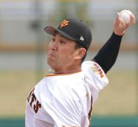 　先発し、力投する田中将