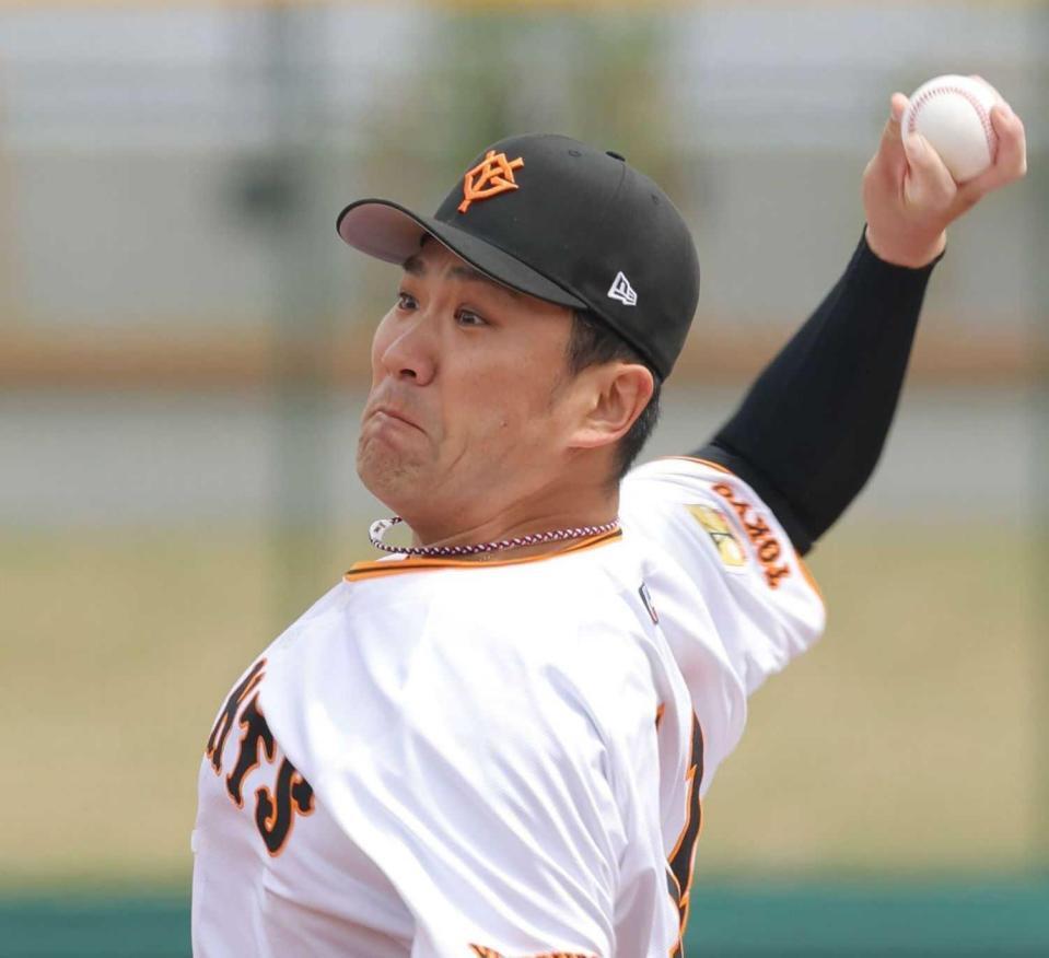 　先発し、力投する田中将