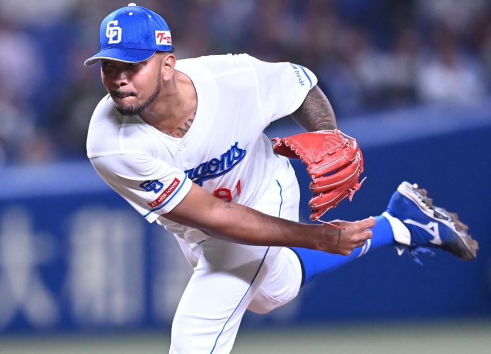 　中日　ウンベルト・メヒア