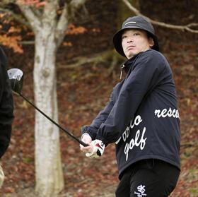 　球団納会ゴルフに参加したソフトバンク・東浜