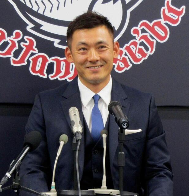 　来季限りでの現役引退を表明する栗山