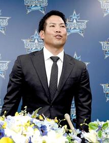 　退団会見で新天地での意気込みを語る桑原（撮影・佐藤厚）