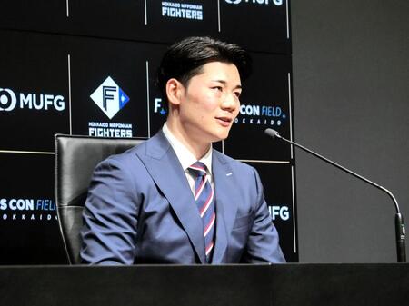 　契約を更改し、会見する清宮幸