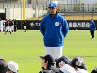 　「サンリオベースボールアカデミー　ｉｎ　ジャイアンツタウンスタジアム」に参加した中田翔氏