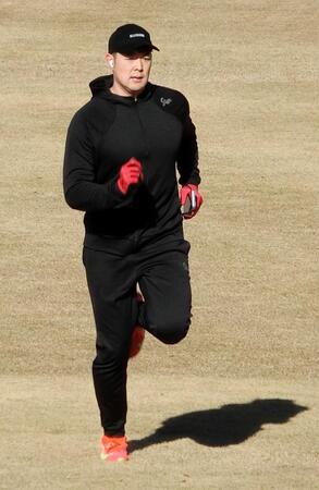 　ダッシュする斎藤