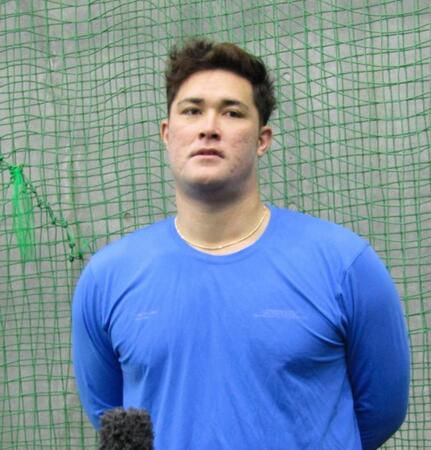 自主トレを公開したリチャード