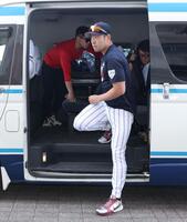 合流した菊池雄星（撮影・金田祐二）