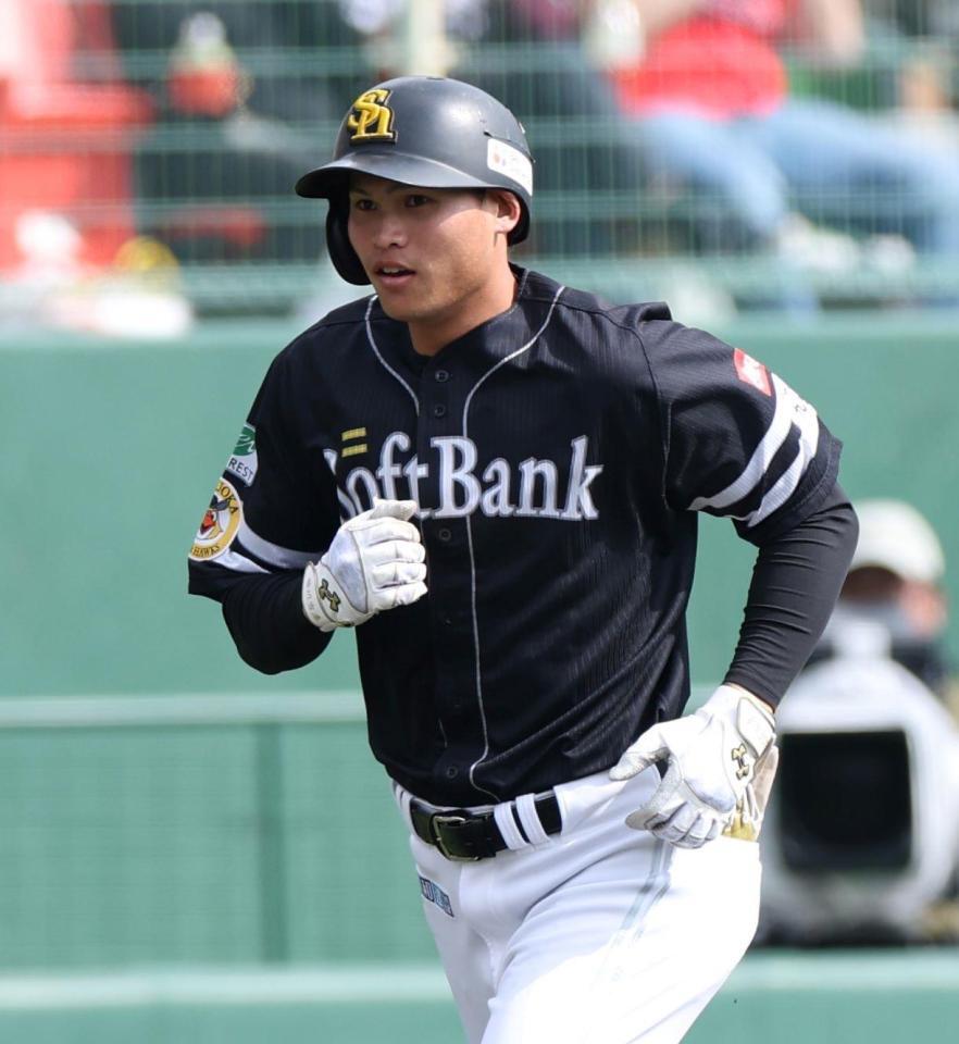 ２回、ライトへ特大ソロを放った笹川（撮影・伊藤笙子）