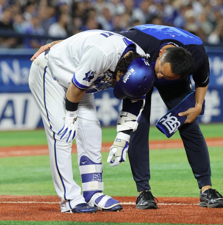 ４回、死球を受けた宮崎