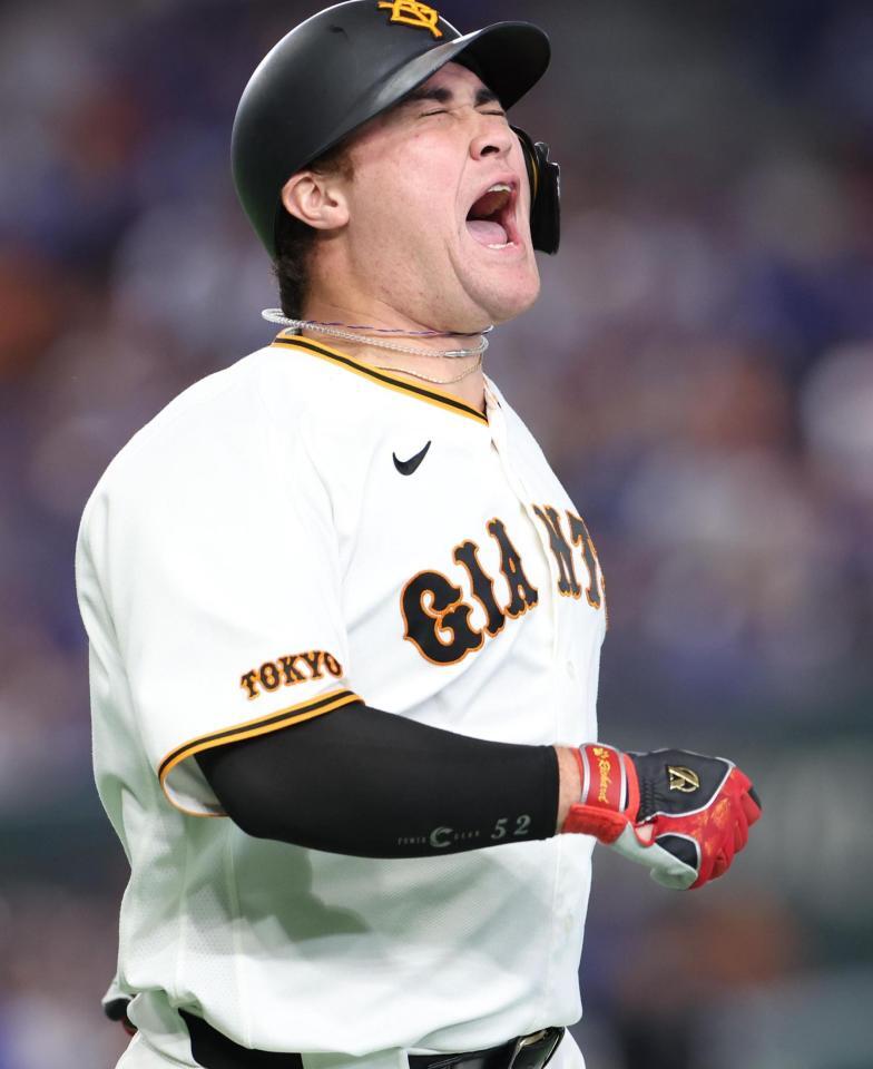 ５回、ファウルに叫ぶリチャード（撮影・佐々木彰尚）