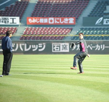 　投球フォームを一から見直し、トレーニングする永川勝