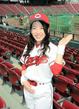 カープホームランガールの吾野麻綾さん=マツダスタジアム(撮影・出月俊成)