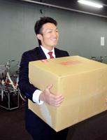 21U野球W杯の結果報告を終えた鈴木誠