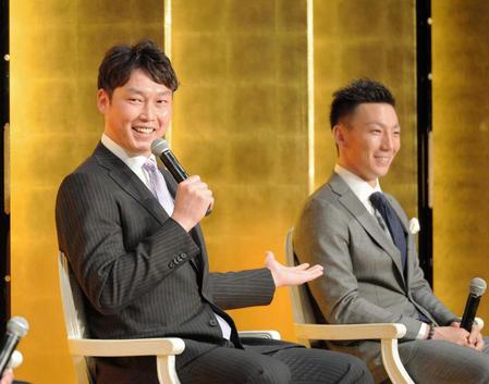　日本プロ野球選手会記念感謝祭に出席した新井（左）と嶋（撮影・堀内翔）