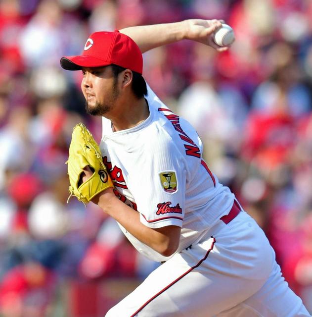 粘投する広島・中崎=マツダスタジアム(撮影・吉澤敬太)
