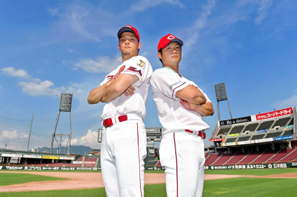 　力強い投球でチームに貢献した薮田（左）と岡田（撮影・吉澤敬太）