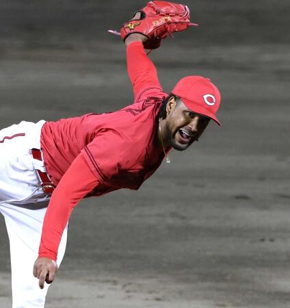 　先発し力投するドミンゲス（撮影・市尻達拡）