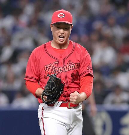 　１１回、代打山本を空振り三振で試合終了となり、雄たけびを上げる塹江（撮影・市尻達拡）