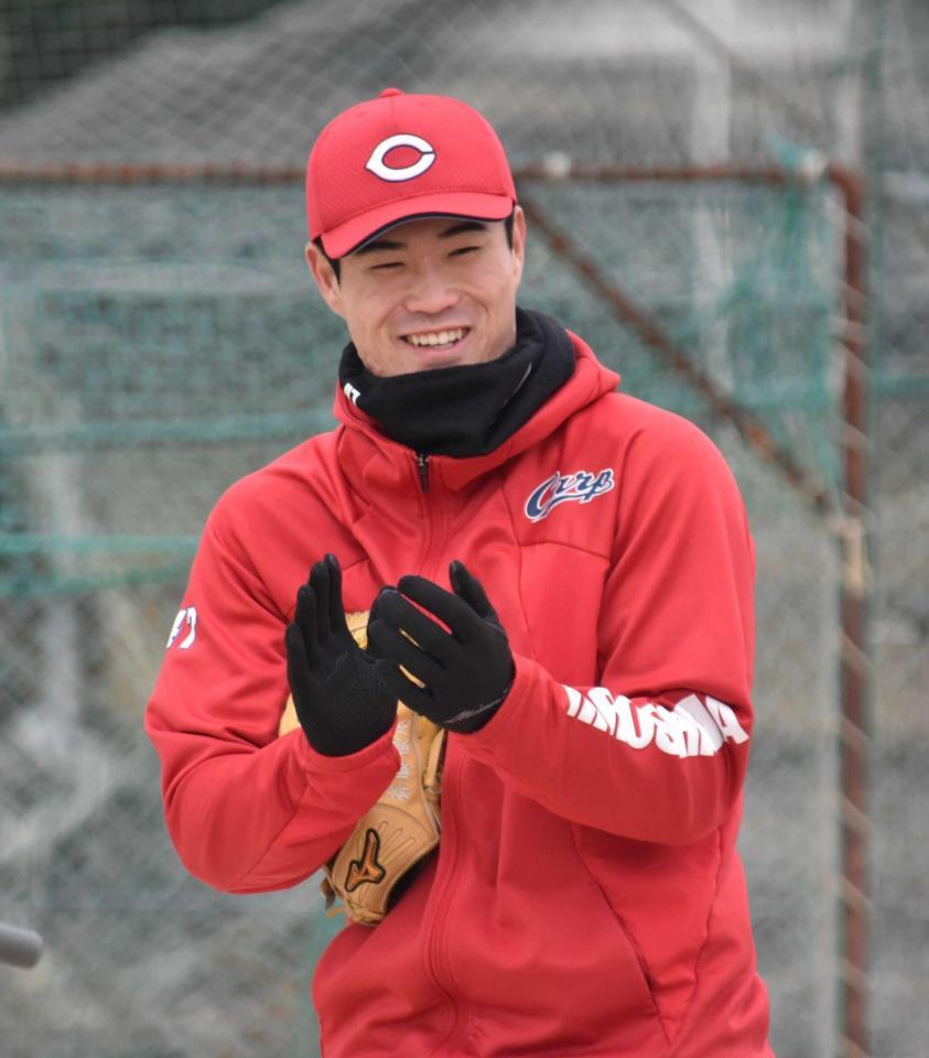 　野球教室に参加し、笑顔を見せる斉藤