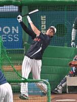 フリー打撃に汗を流す大谷（撮影・飯室逸平）