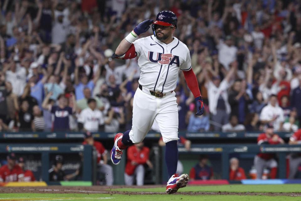 ５回、２ランを放った米国のシュワバー（ロイター＝共同）