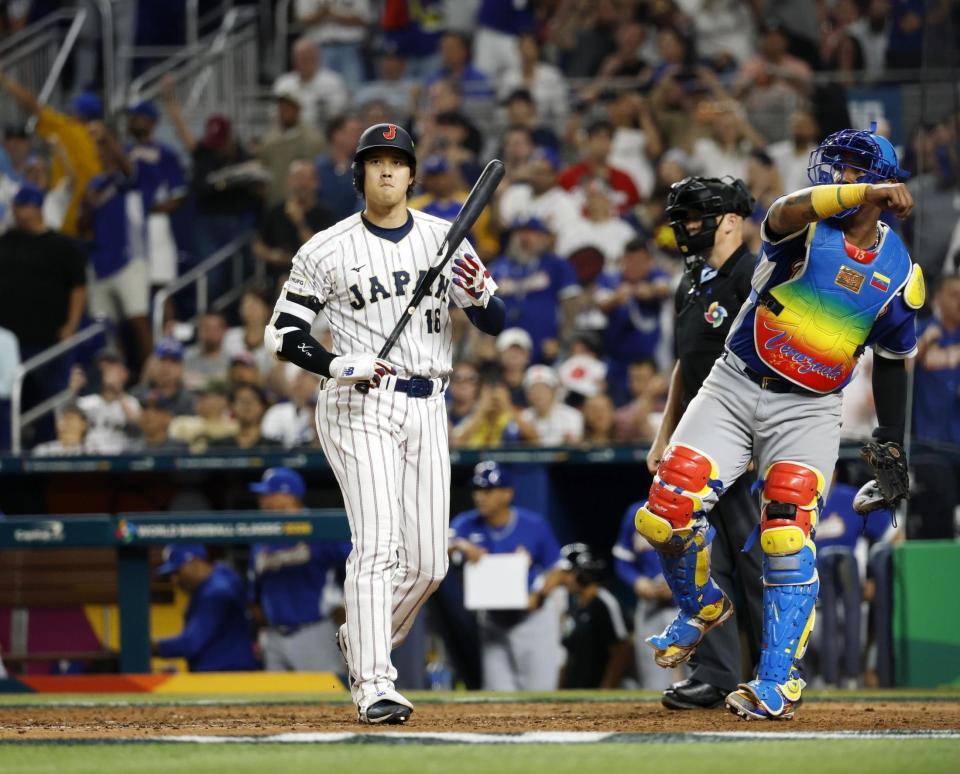 　７回、見逃し三振に倒れた大谷（共同）