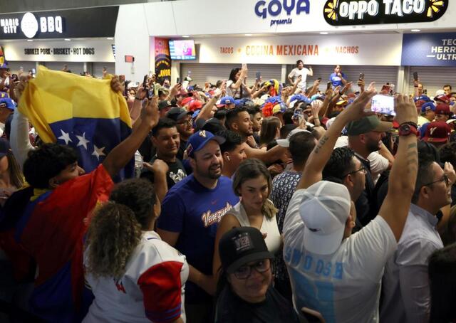 ＷＢＣ　ベネズエラファンが狂喜乱舞