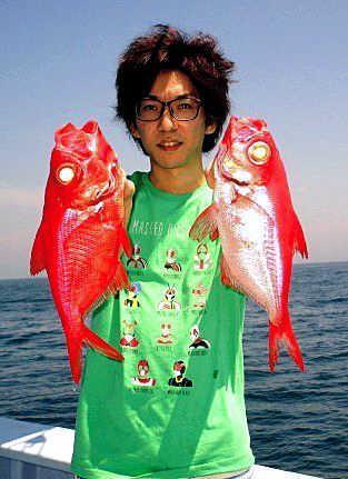 ４２センチ級のキンメダイも釣れている。釣り人は、静岡県浜松市の平尾さん