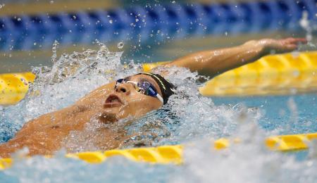 　男子１００メートル背泳ぎ　５３秒２９で優勝した入江陵介＝東京辰巳国際水泳場