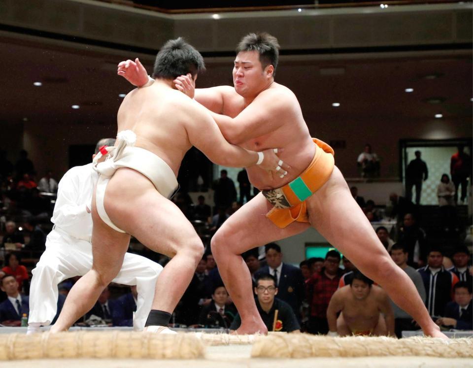 　全日本相撲選手権に高校生でただ一人出場した斎藤大輔（右）