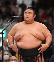 　優勝インタビューで義父・北天佑の名前をあげた貴景勝（撮影・伊藤笙子）