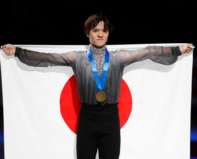 　フィギュアスケートの世界選手権で日本男子初の２連覇を果たした宇野昌磨＝２０２３年