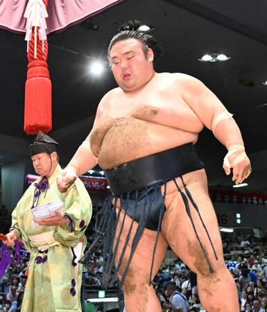 　照ノ富士にはたき込みで敗れた貴景勝