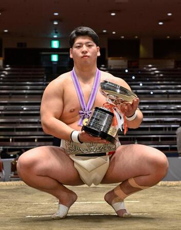 　相撲の第73回全日本選手権で優勝し連覇を果たした池田俊