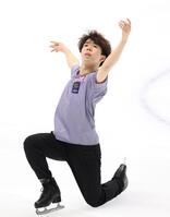 　公式練習を行う佐藤駿（撮影・中田匡峻）