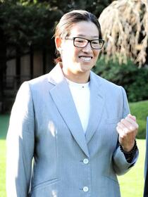 　ＪＤリーグの表彰式に出席した上野