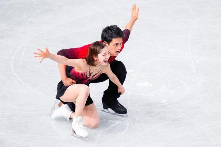 　ペアＳＰの演技を終えた三浦璃来（左）、木原龍一組＝ＩＧアリーナ