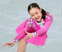 　演技する島田麻央