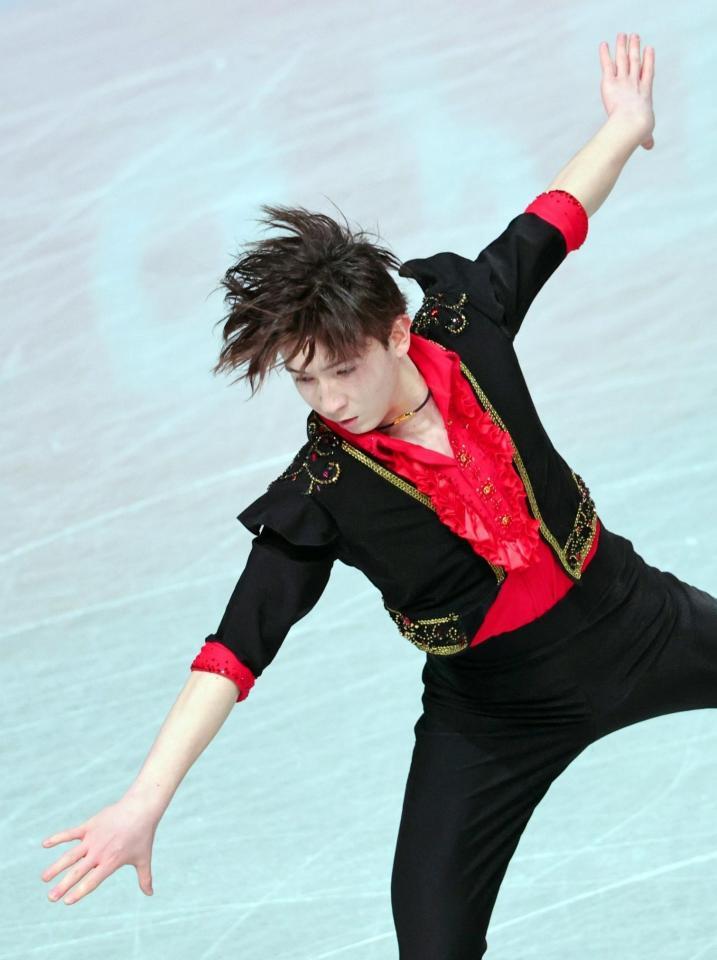 　演技する中田璃士