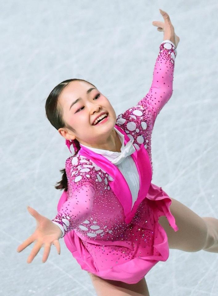 　演技する島田麻央